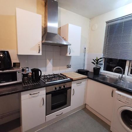 Neat Double Room Londra Esterno foto